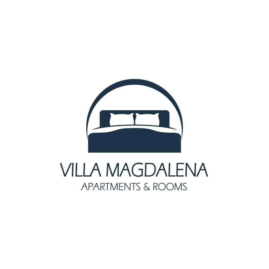 Magdalena & *